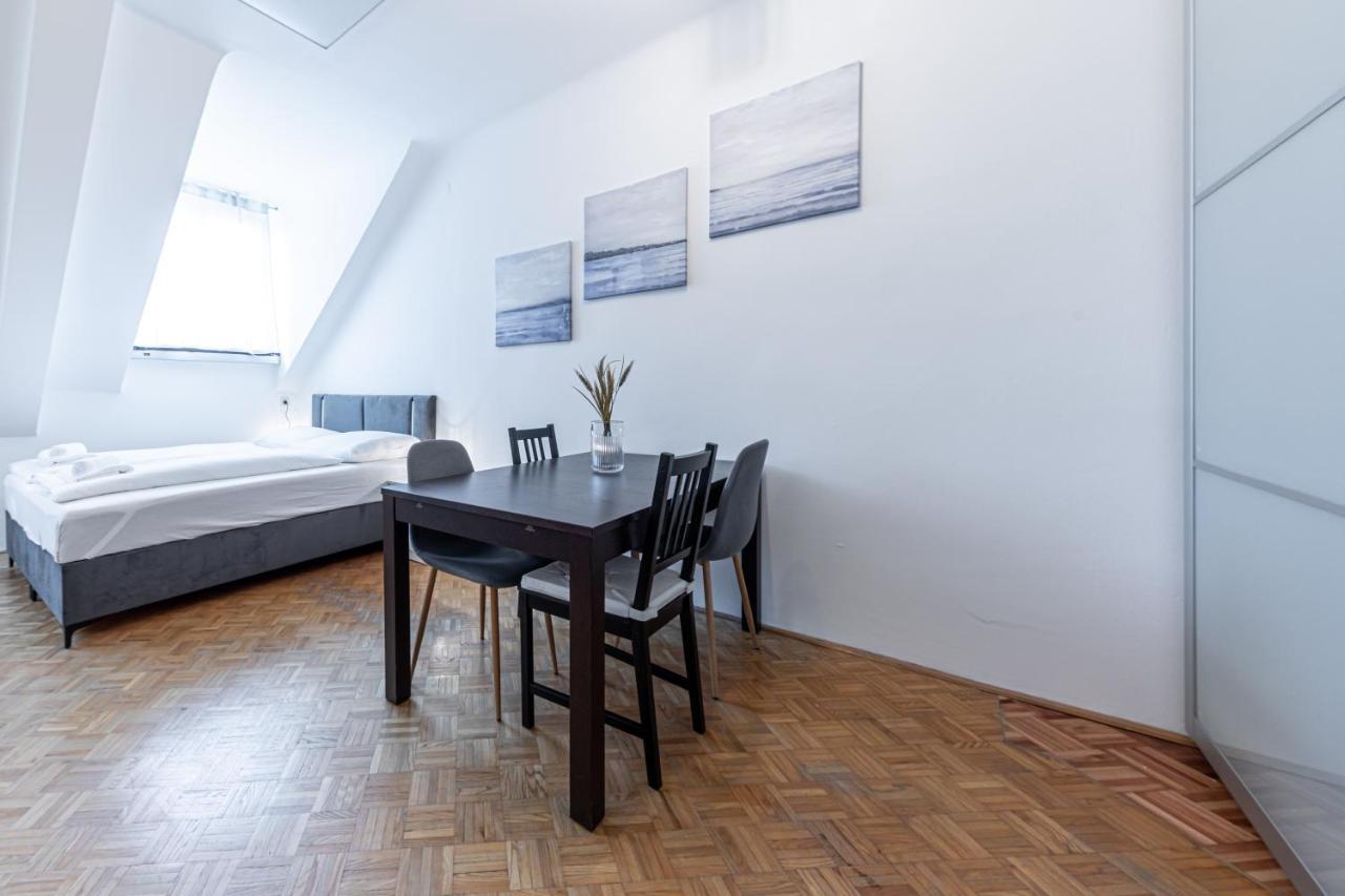 Rooftop Close To Main Station By Jr Appartement