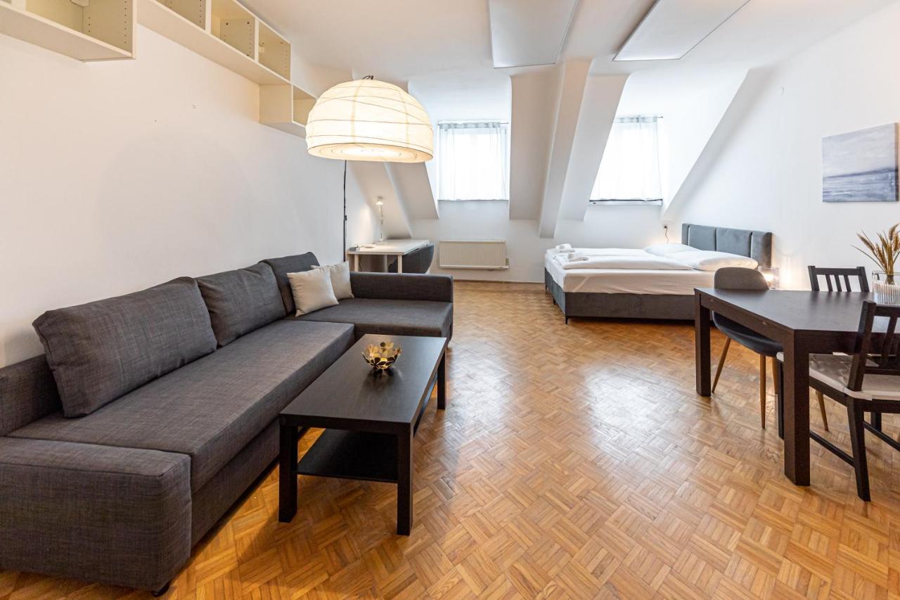 Rooftop Close To Main Station By Jr Appartement Wenen