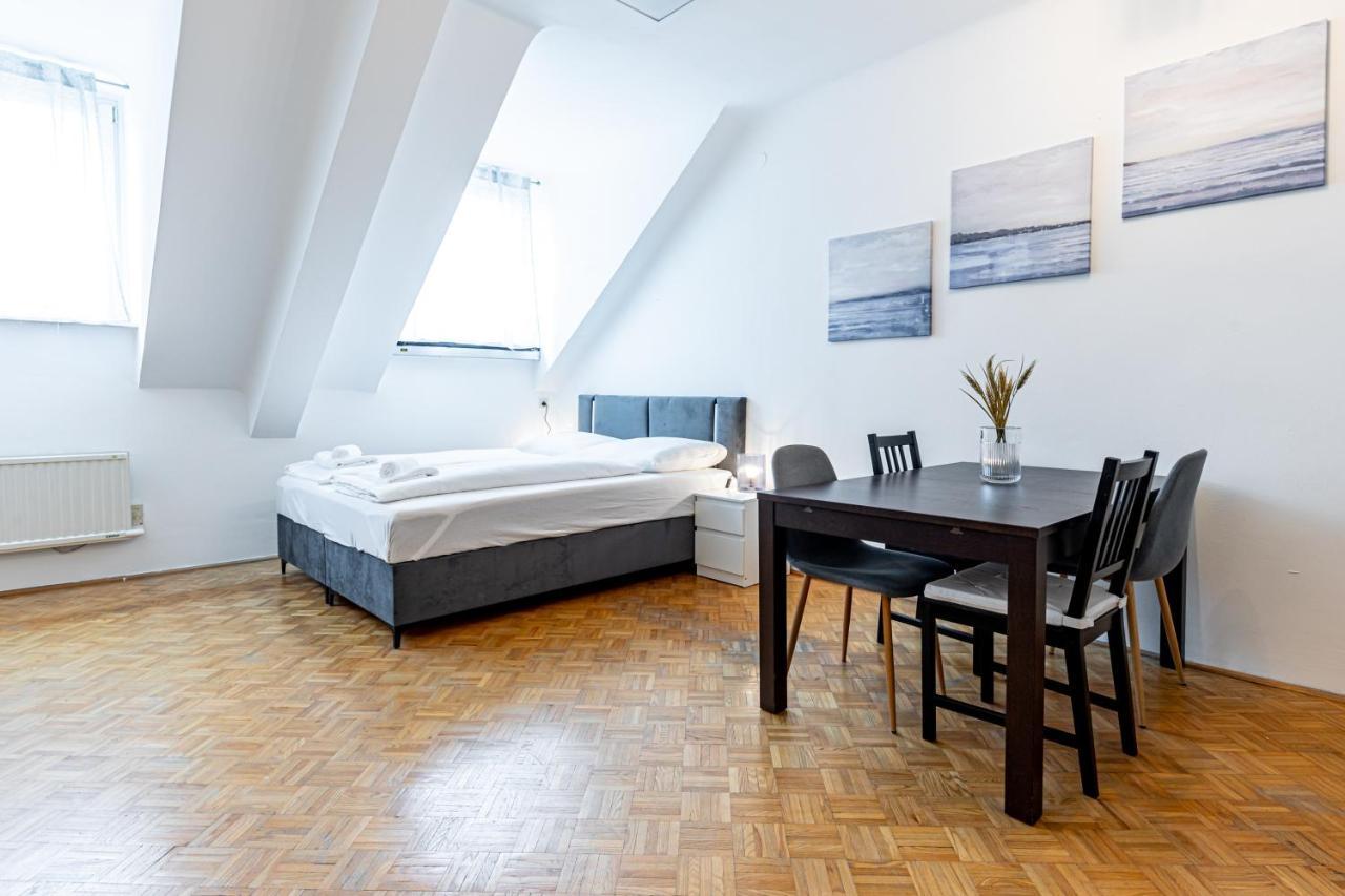 Rooftop Close To Main Station By Jr Appartement