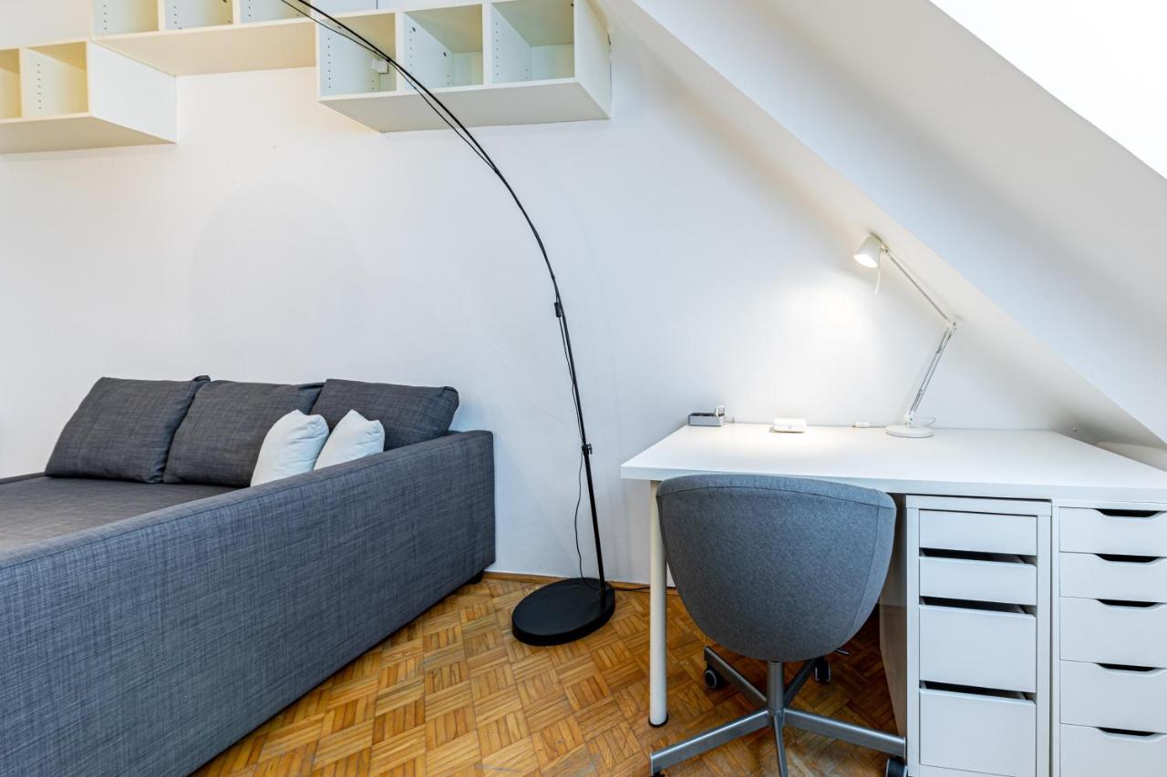 Rooftop Close To Main Station By Jr Appartement *