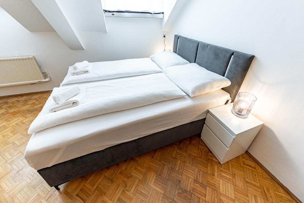 Rooftop Close To Main Station By Jr Appartement